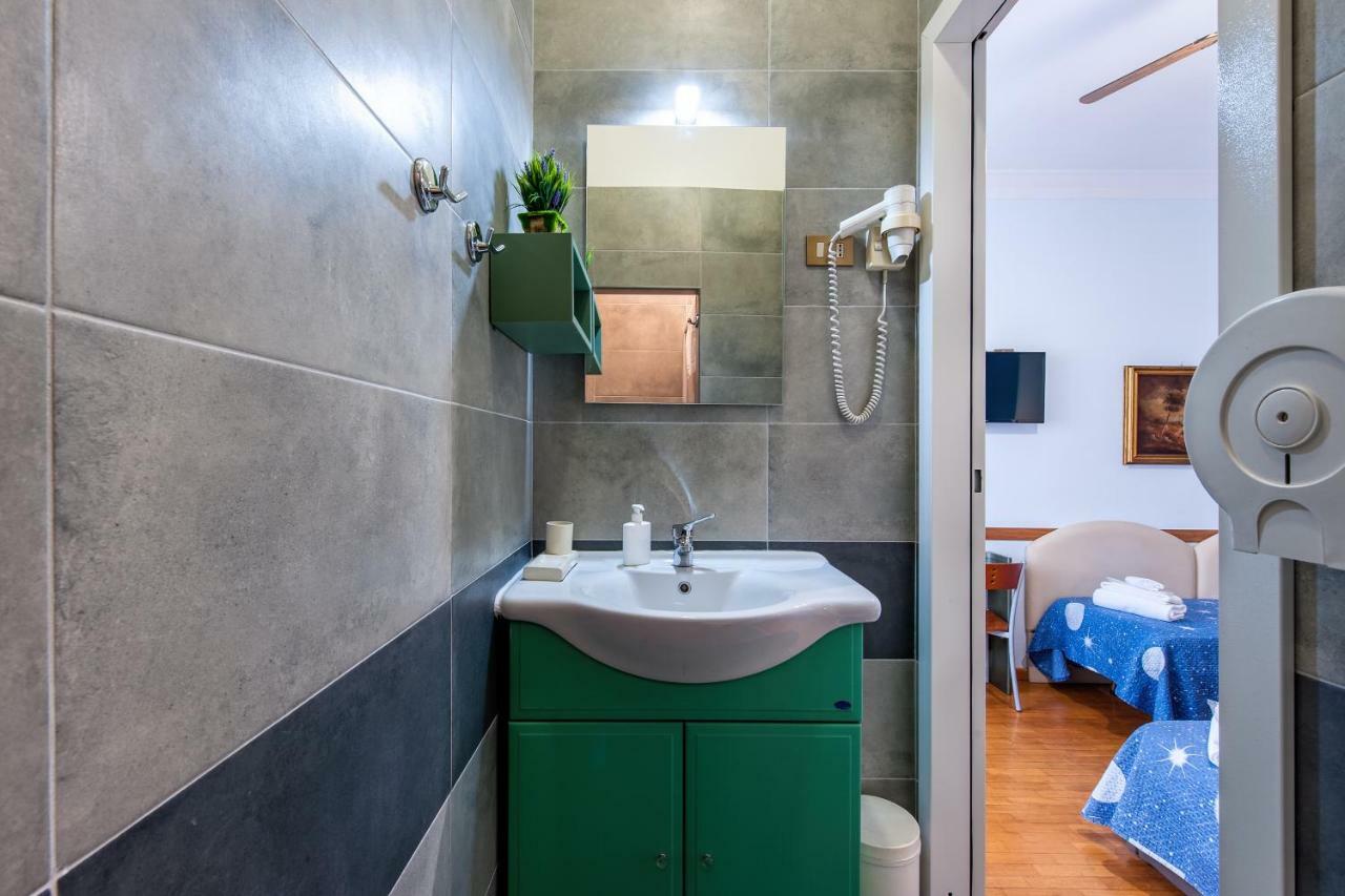 Alessandro A San Pietro Best Bed Рим Экстерьер фото
